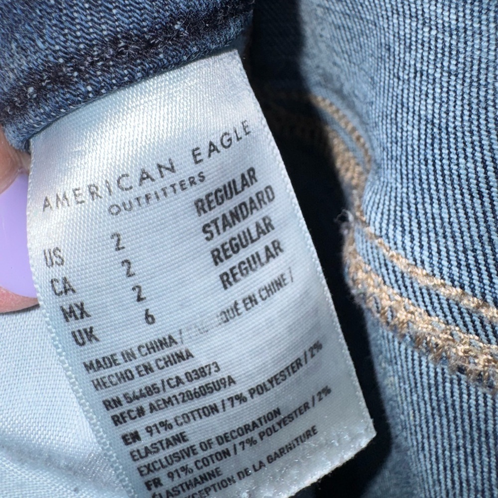 American Eagle Outfitters Indigo High Rise Jeans - Picture 6 of 6